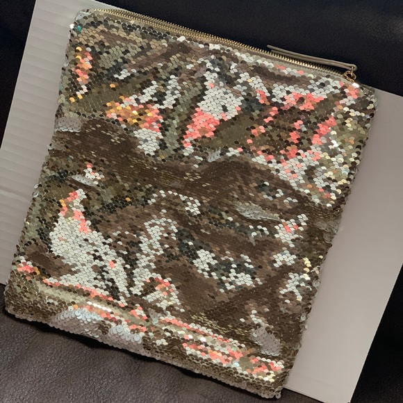 Stella & Dot Sequin Clutch - Picture 2 of 3